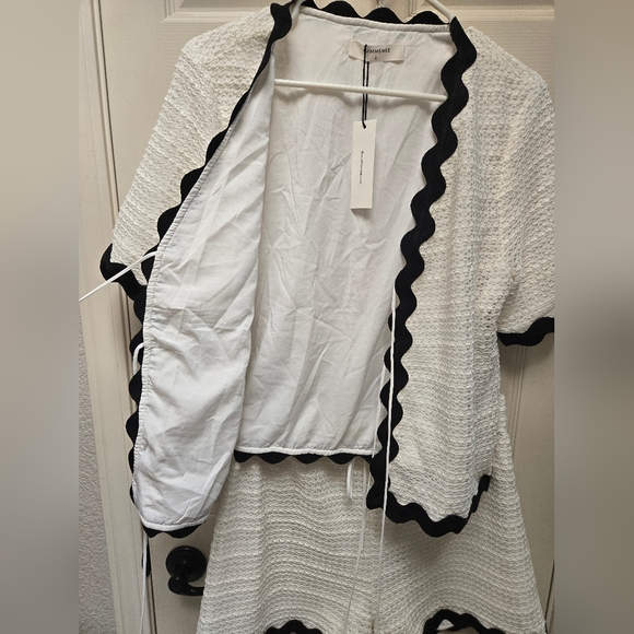 NWT SET! Commense Contrast Trim V-Neck Shorts Set, Large - Picture 9 of 11